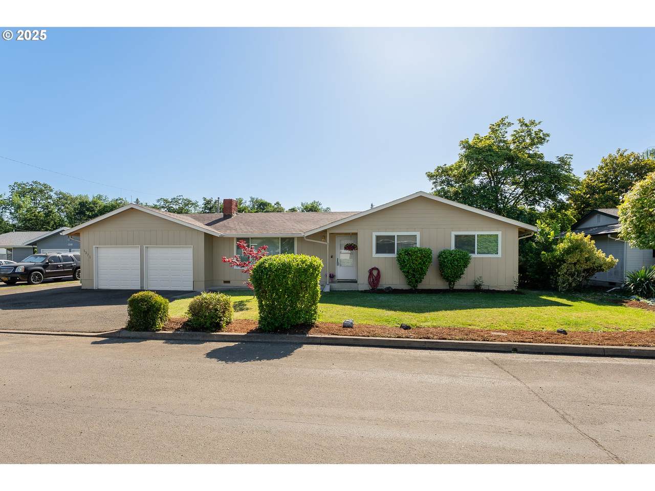 1371 Jefferson St - Photo 1