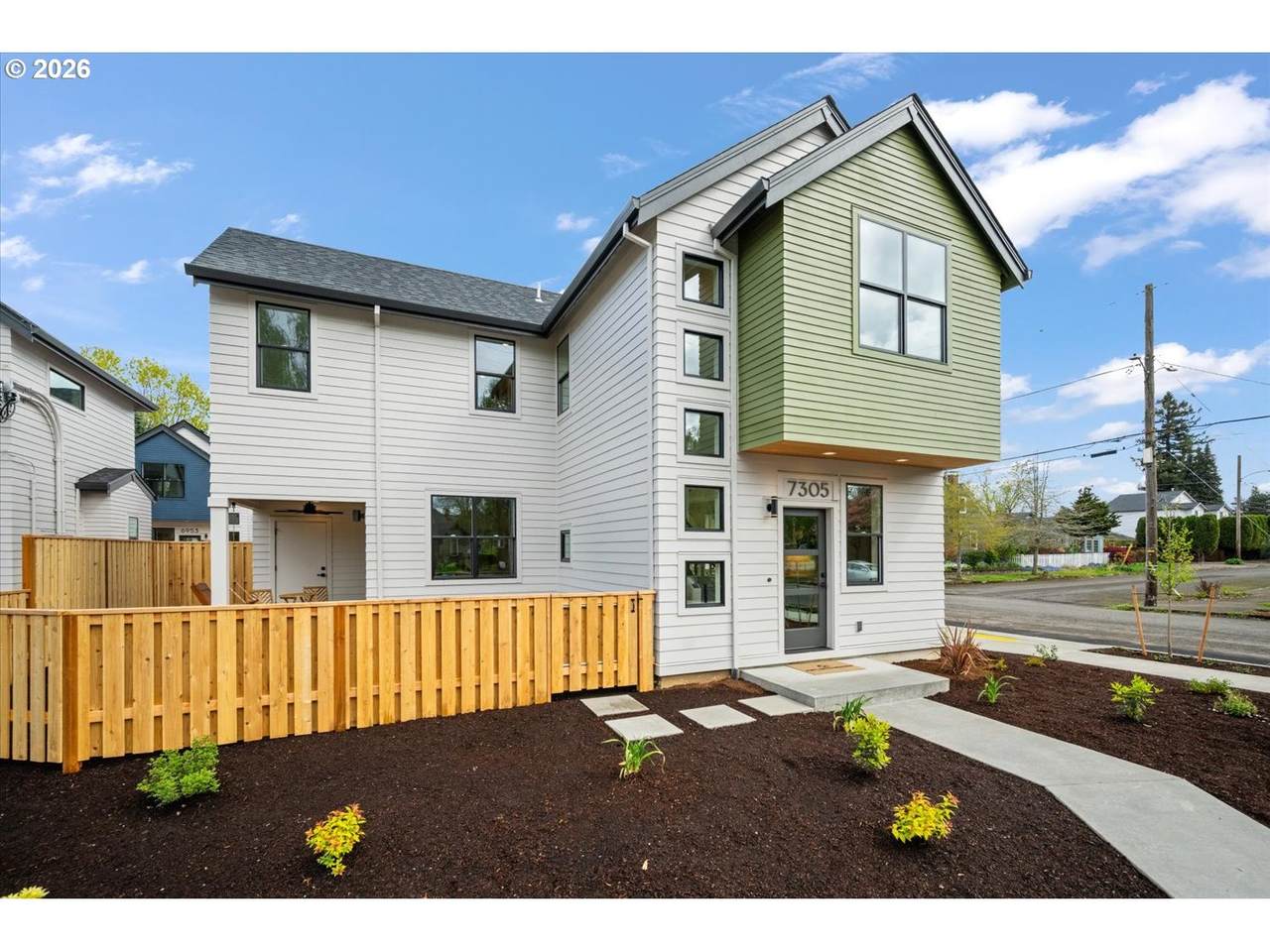 https://bt-photos.global.ssl.fastly.net/portland/1280_boomver_1_606561750-2.jpg
