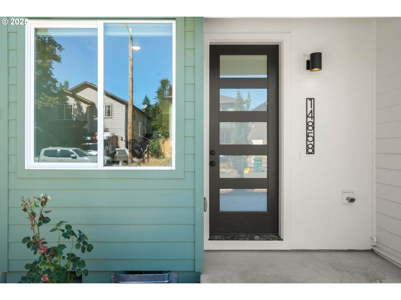 14858 Couch St - Photo 1