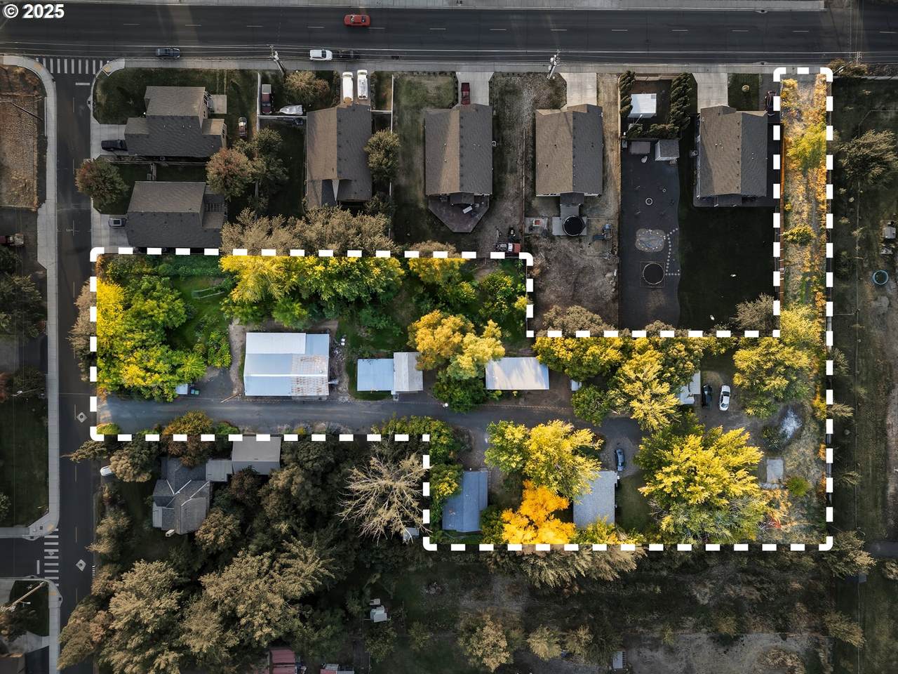 327 Powell Rd - Photo 1