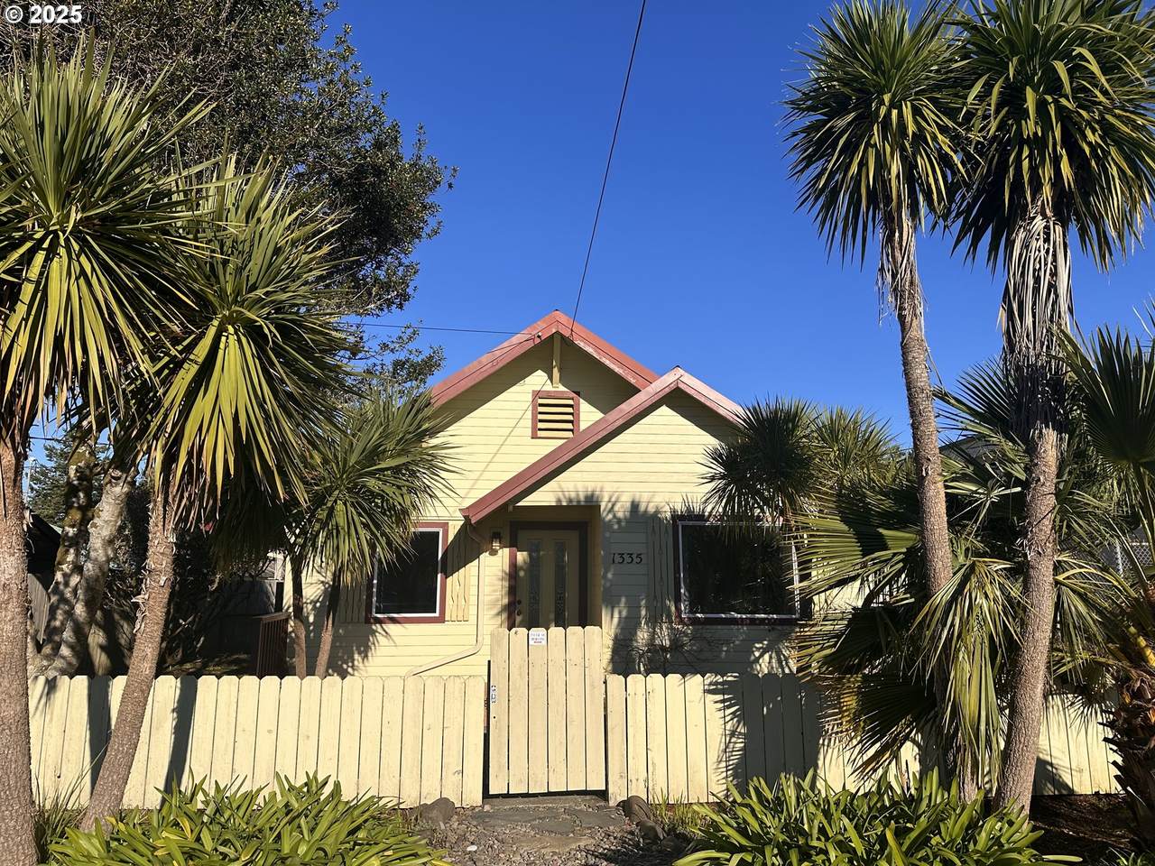 1335 7TH St - Photo 1