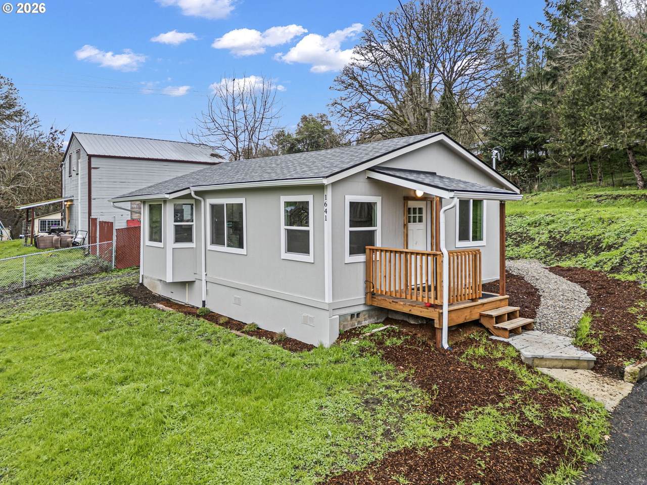 1641 Marsters Ave - Photo 1