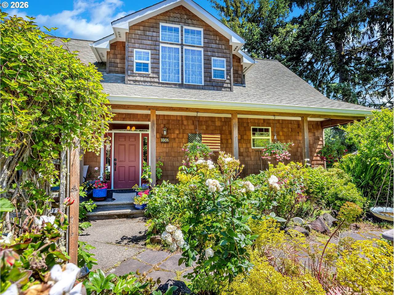 https://bt-photos.global.ssl.fastly.net/portland/1280_boomver_1_611790180-2.jpg