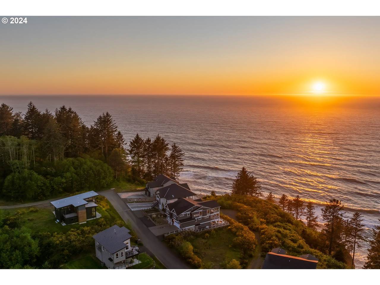 https://bt-photos.global.ssl.fastly.net/portland/1280_boomver_1_612369727-2.jpg