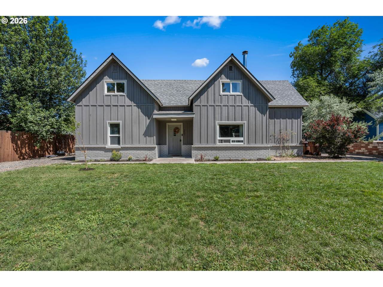 267 5TH St - Photo 1