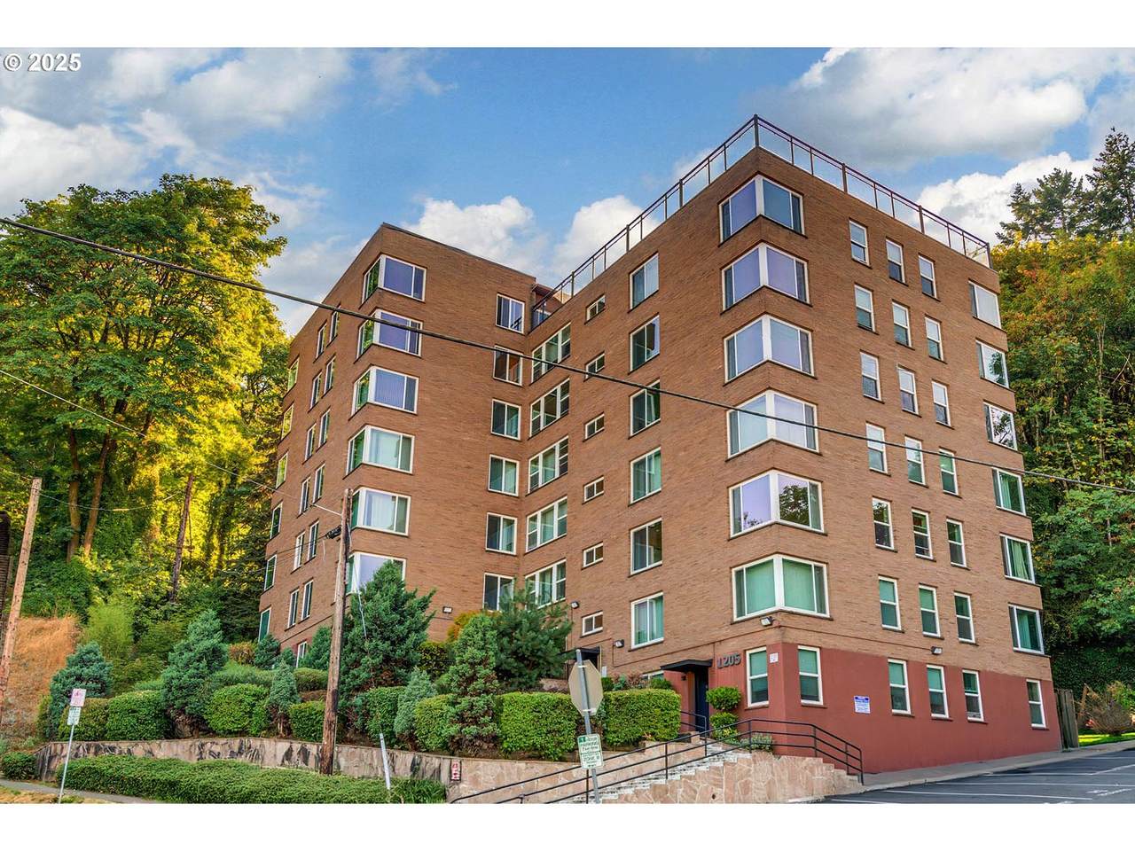 1205 Cardinell Dr - Photo 1