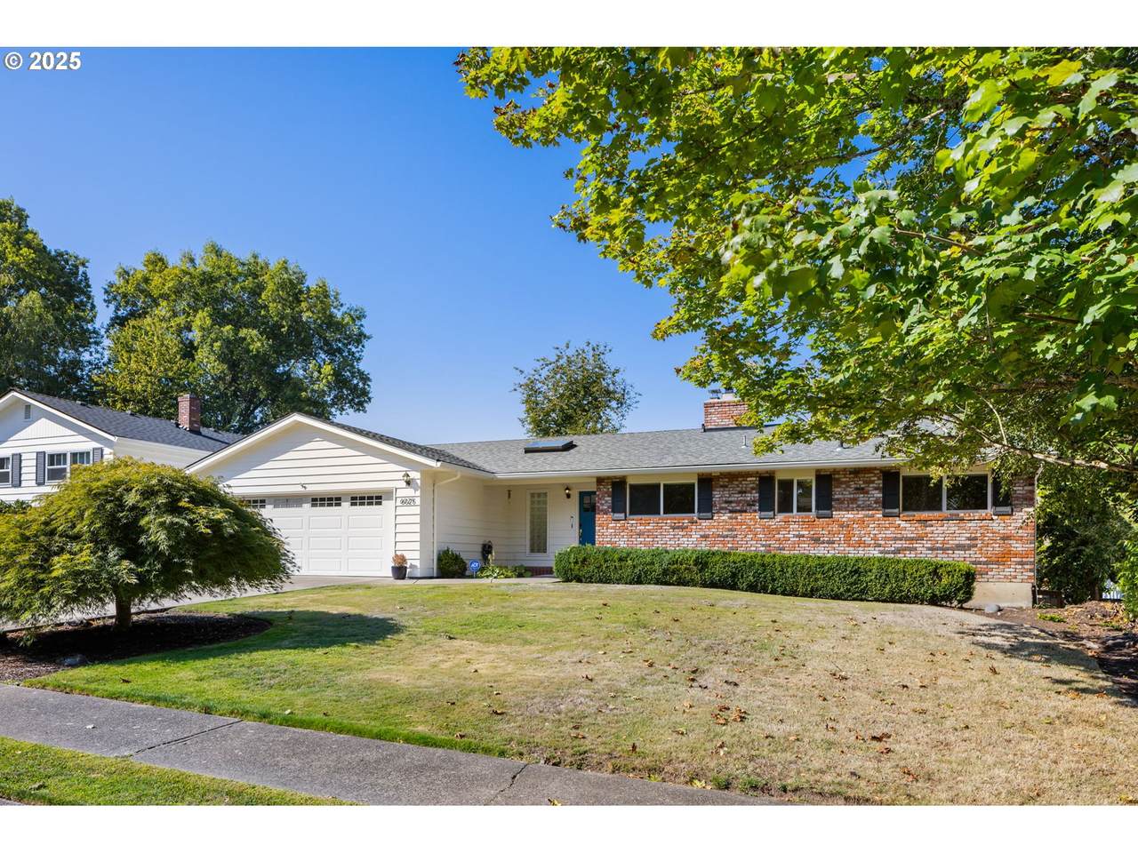 6025 Spruce Ave - Photo 1