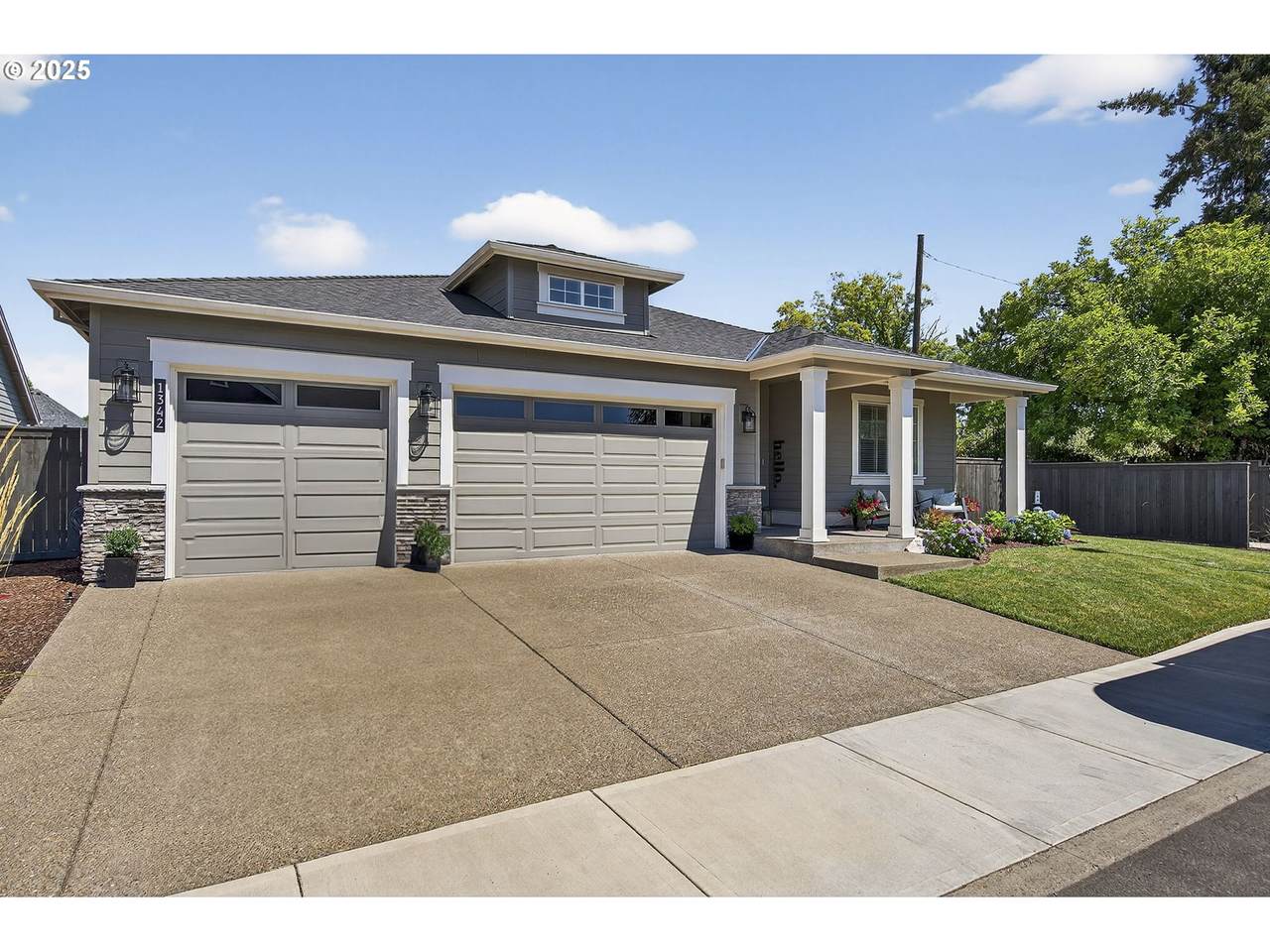 1342 13TH Pl - Photo 1