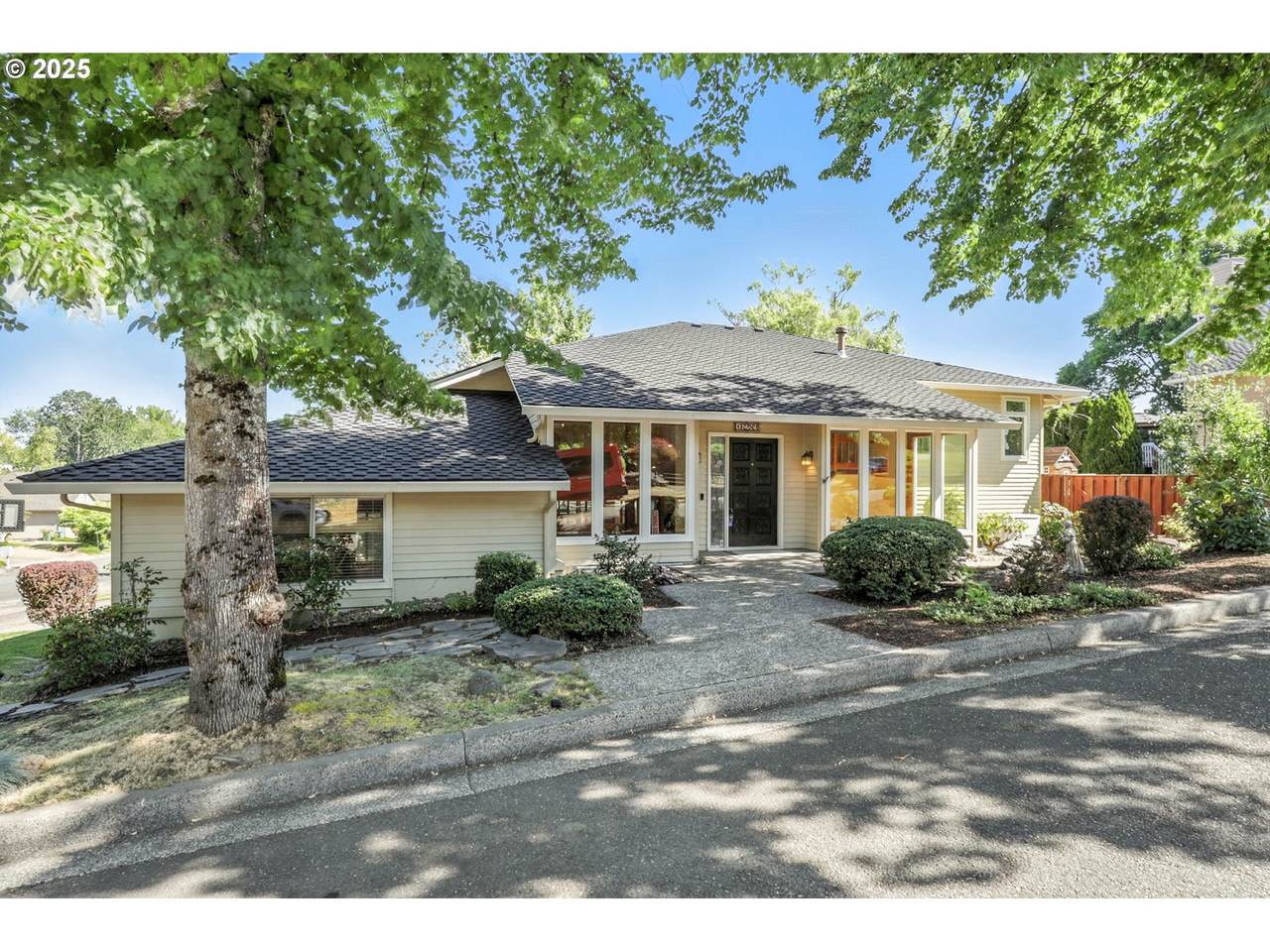 16289 Mission Oaks Dr - Photo 1