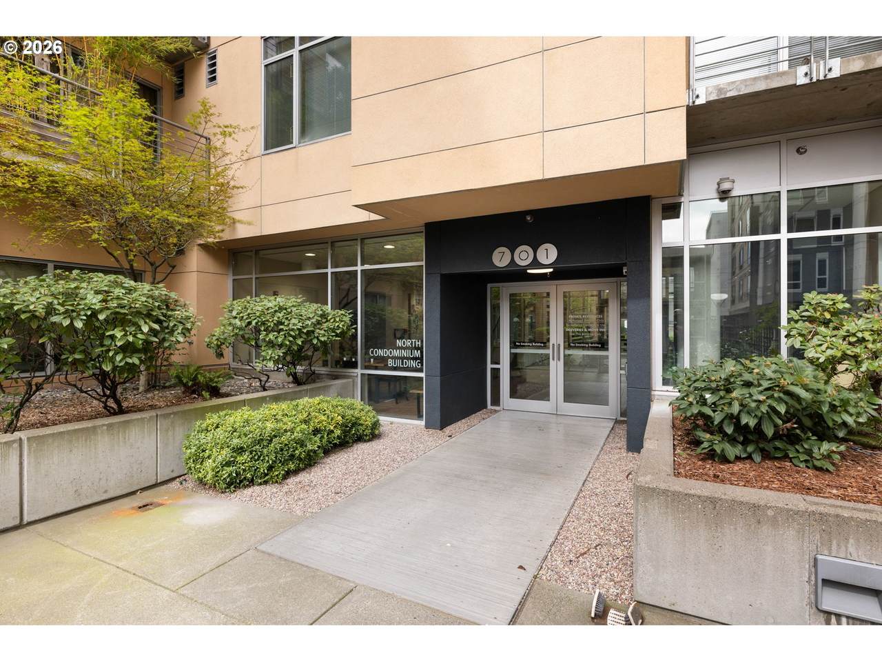 701 Columbia St - Photo 1