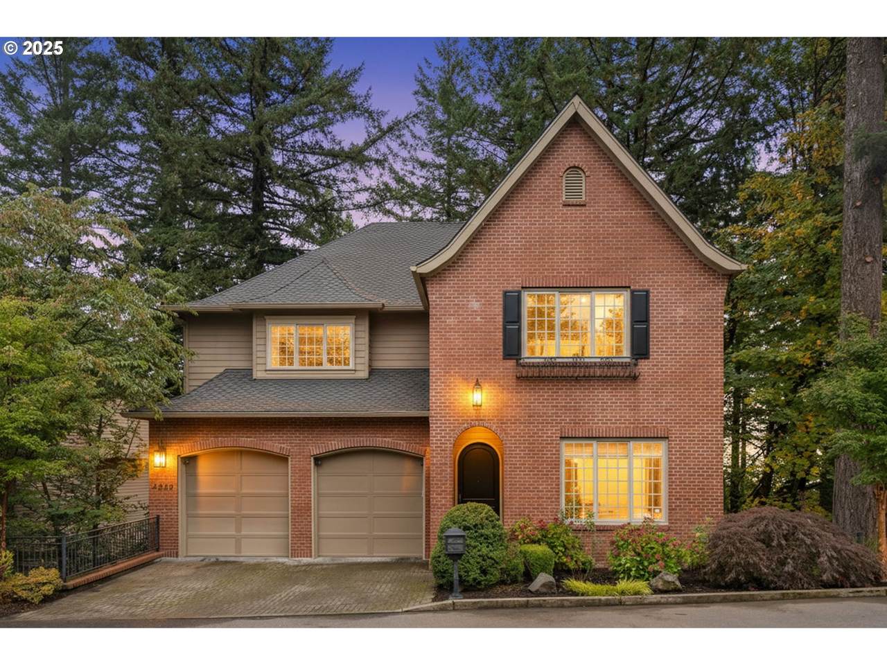 4530 Council Crest Dr - Photo 1
