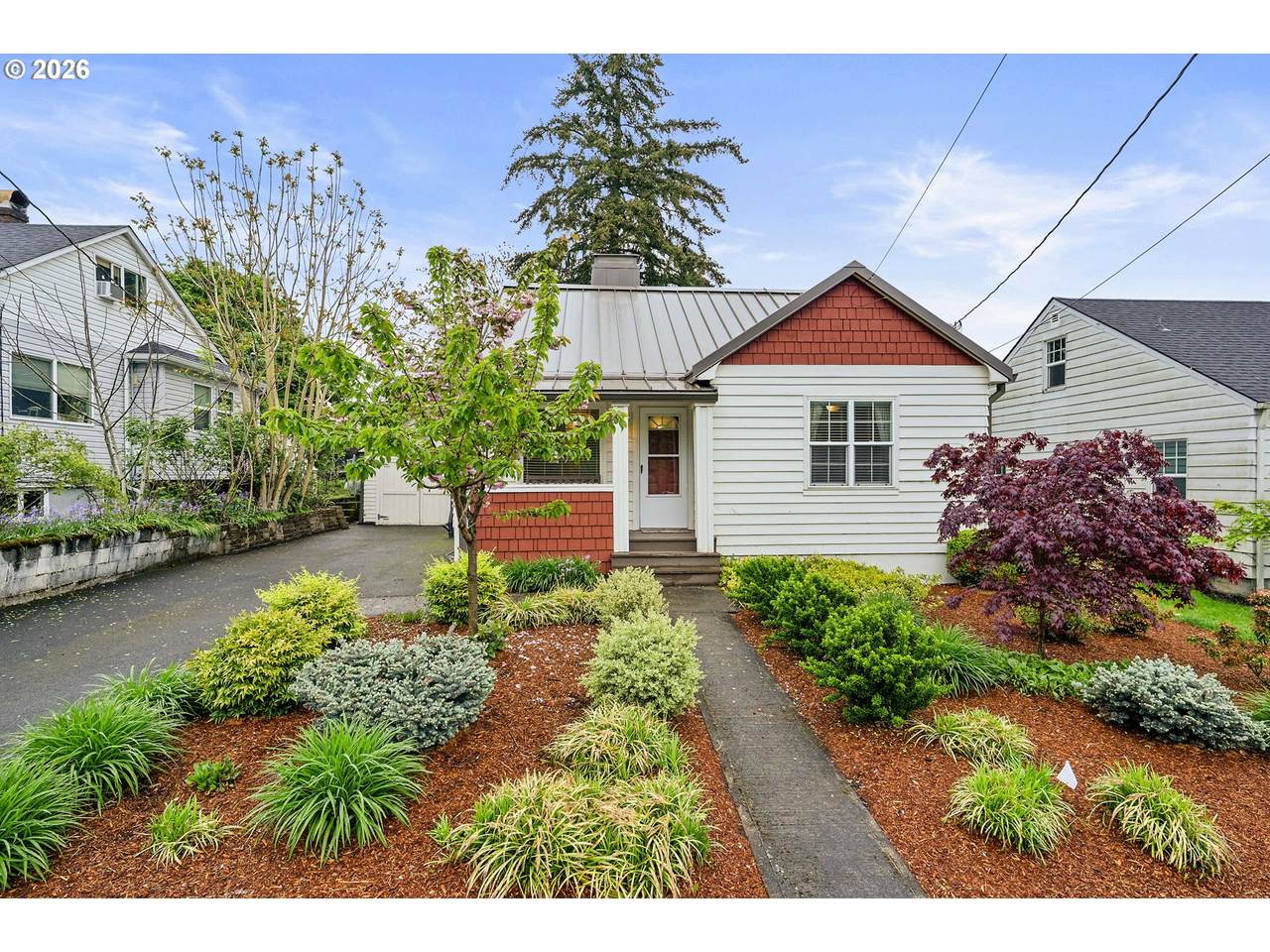 634 Ivy St - Photo 1