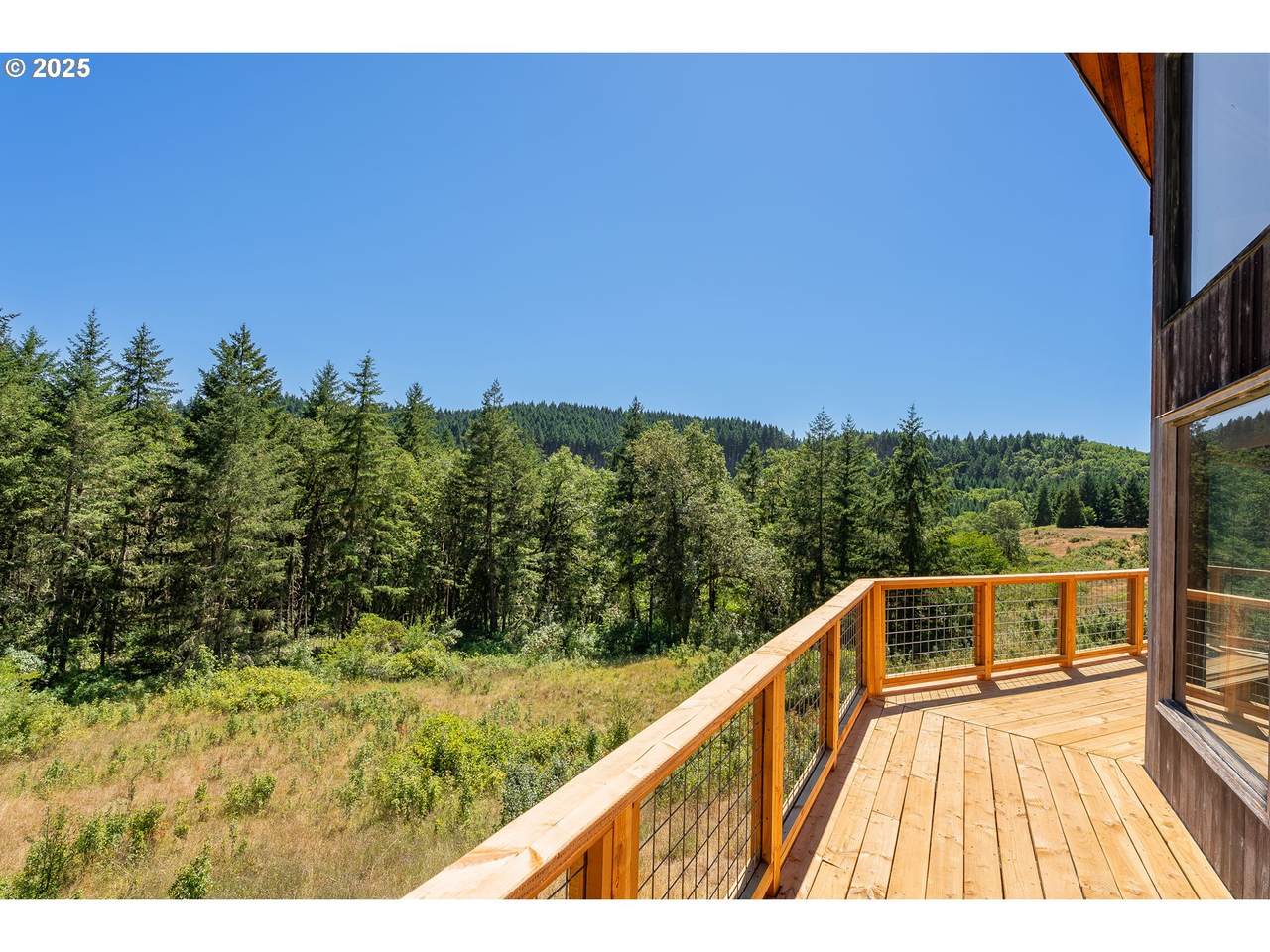 https://bt-photos.global.ssl.fastly.net/portland/1280_boomver_1_622349611-2.jpg