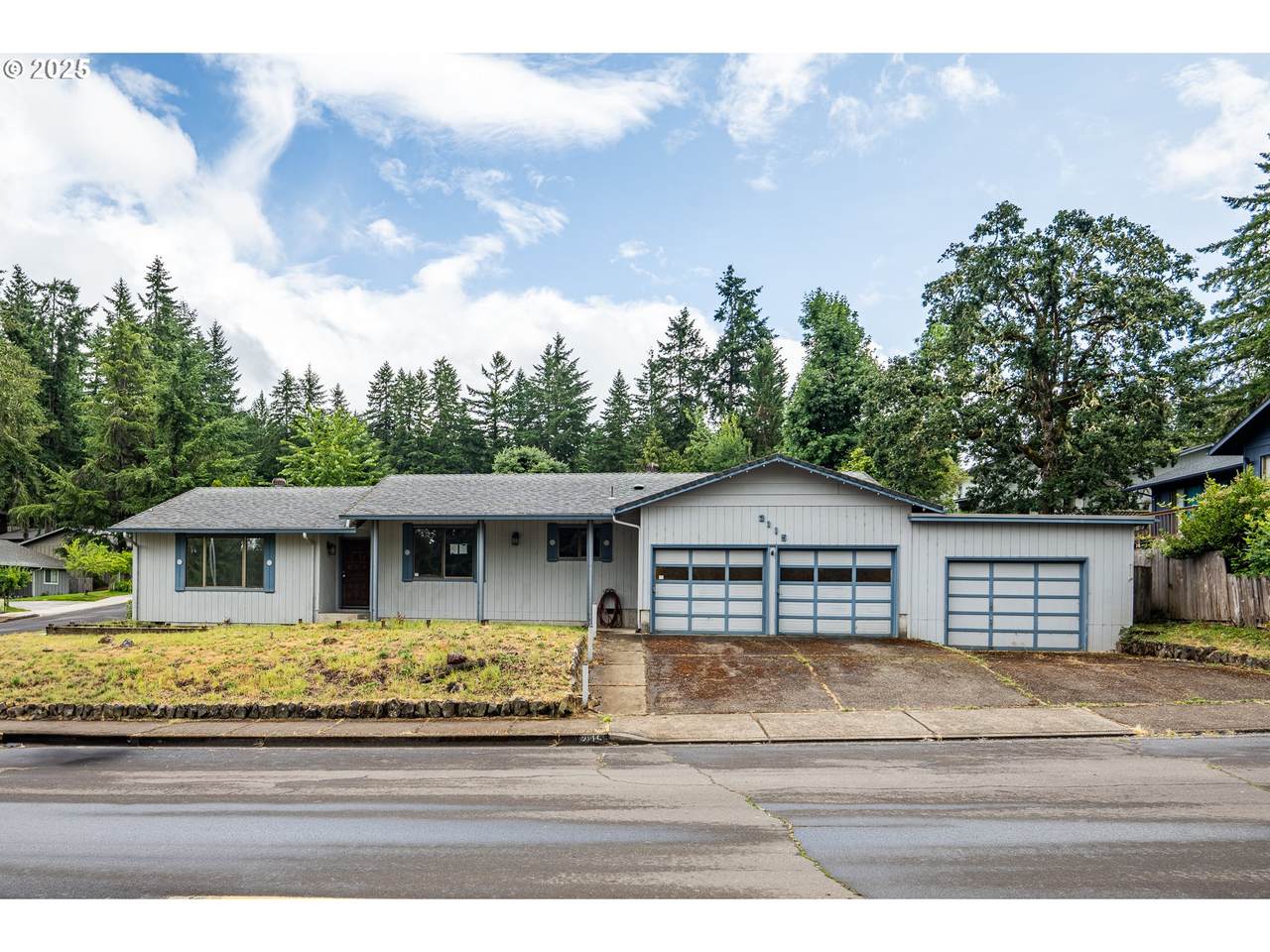 2115 Harrison Ave - Photo 1