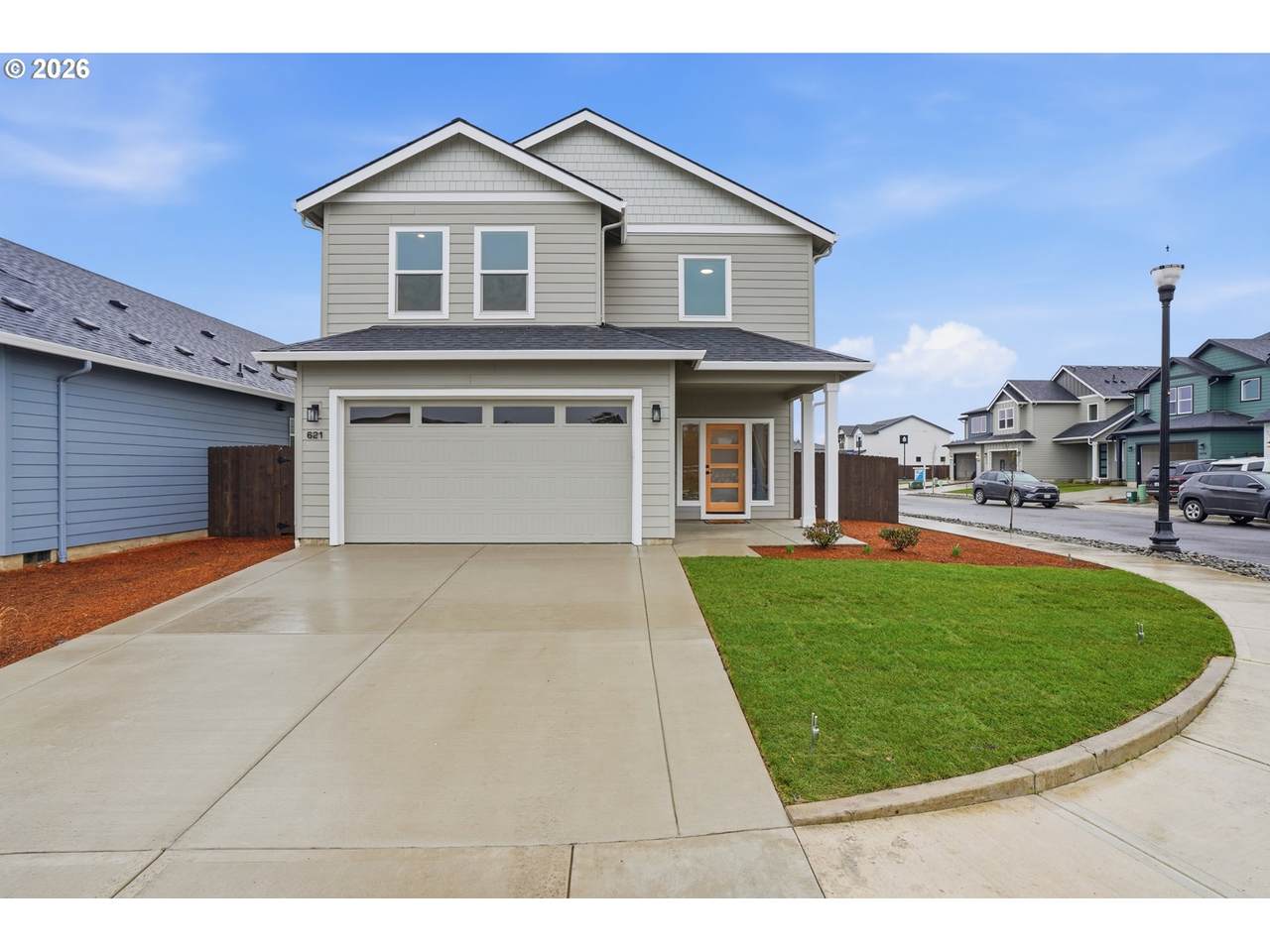 621 34TH St - Photo 1