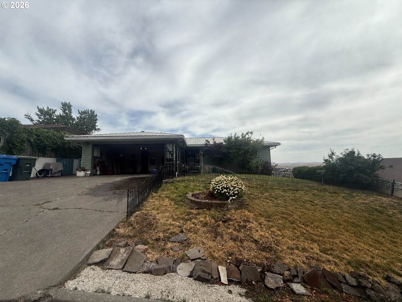1328 King Ave - Photo 1