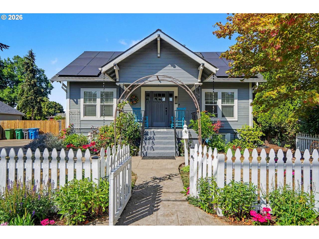 914 Pine St - Photo 1