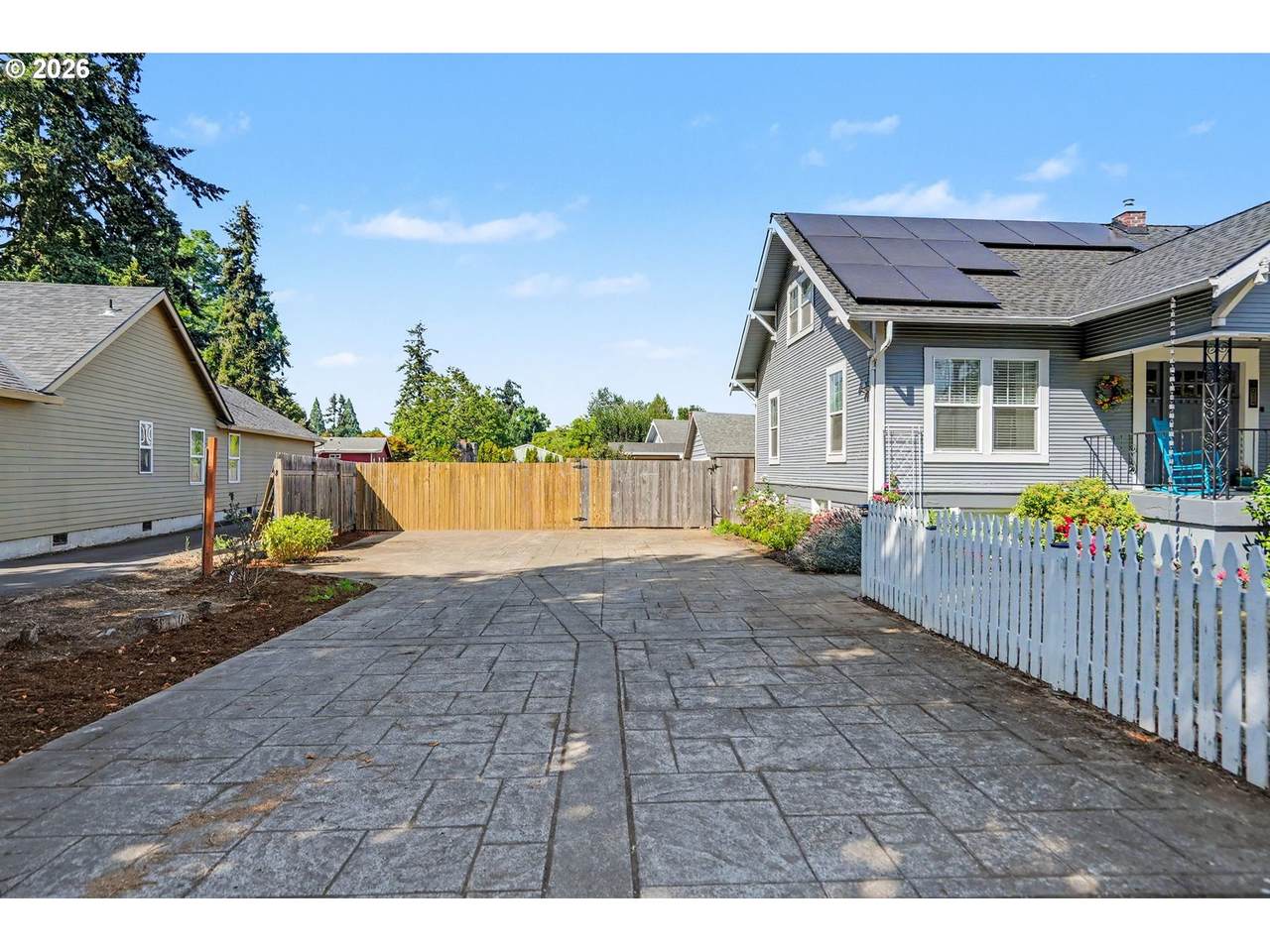 https://bt-photos.global.ssl.fastly.net/portland/1280_boomver_1_624026319-2.jpg
