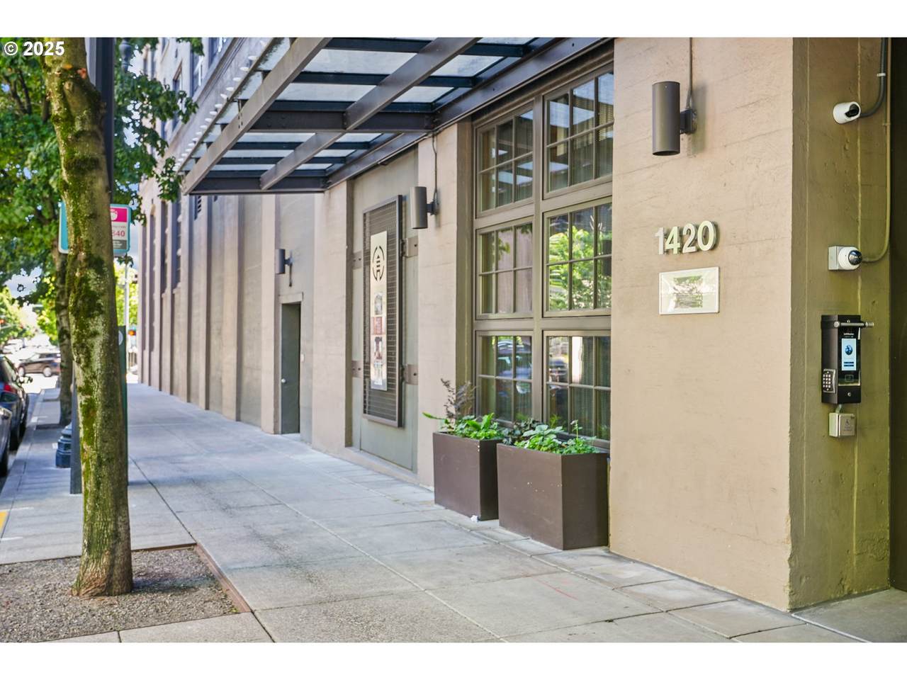 https://bt-photos.global.ssl.fastly.net/portland/1280_boomver_1_624502689-2.jpg