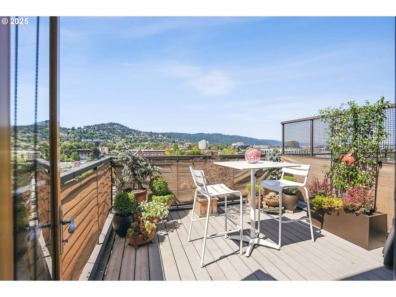 https://bt-photos.global.ssl.fastly.net/portland/1280_boomver_1_624502689-2.jpg