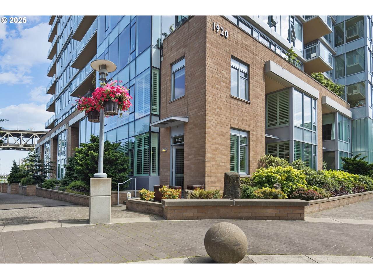 1920 River Dr - Photo 1