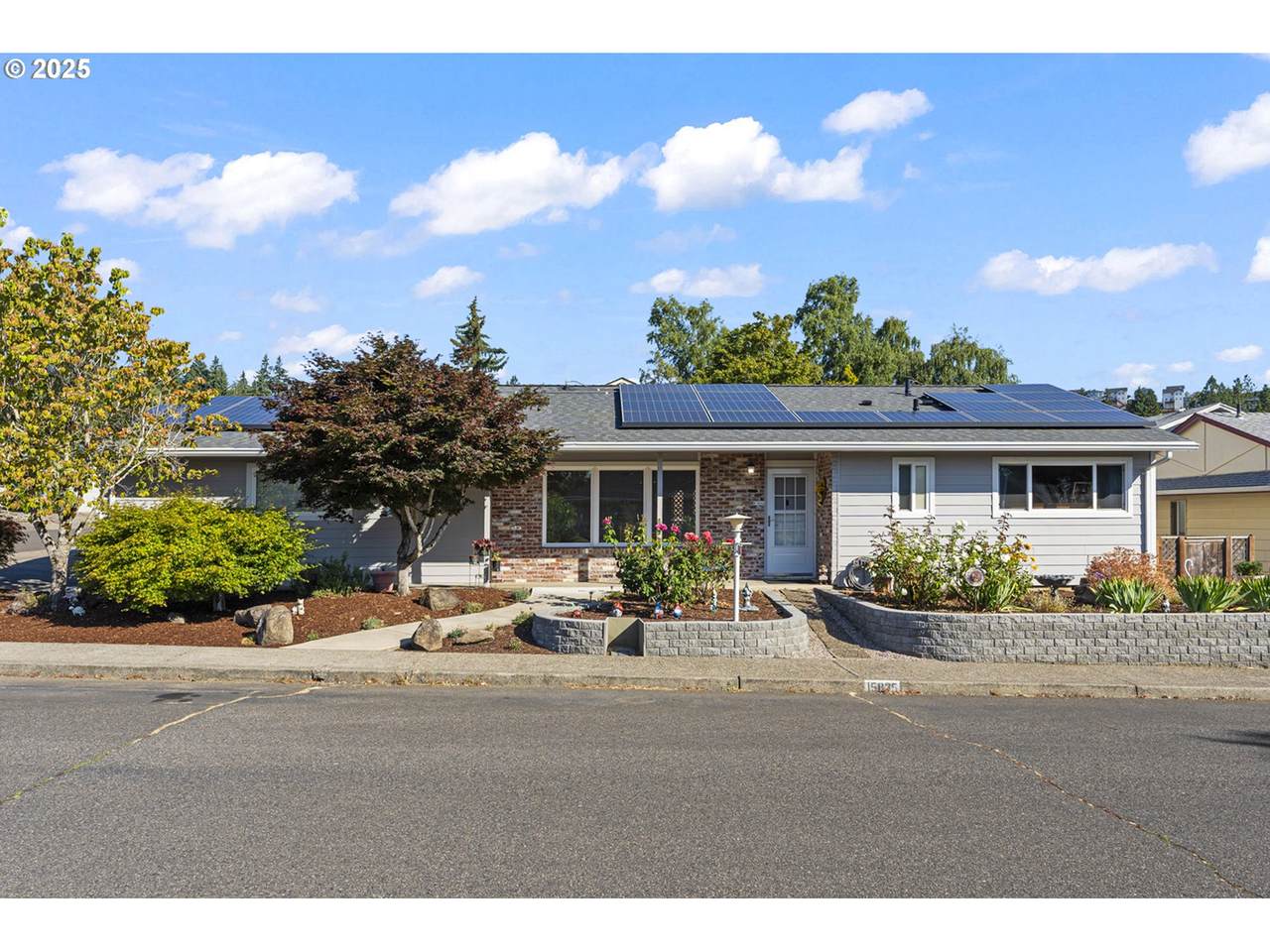 15835 Queen Victoria Pl - Photo 1