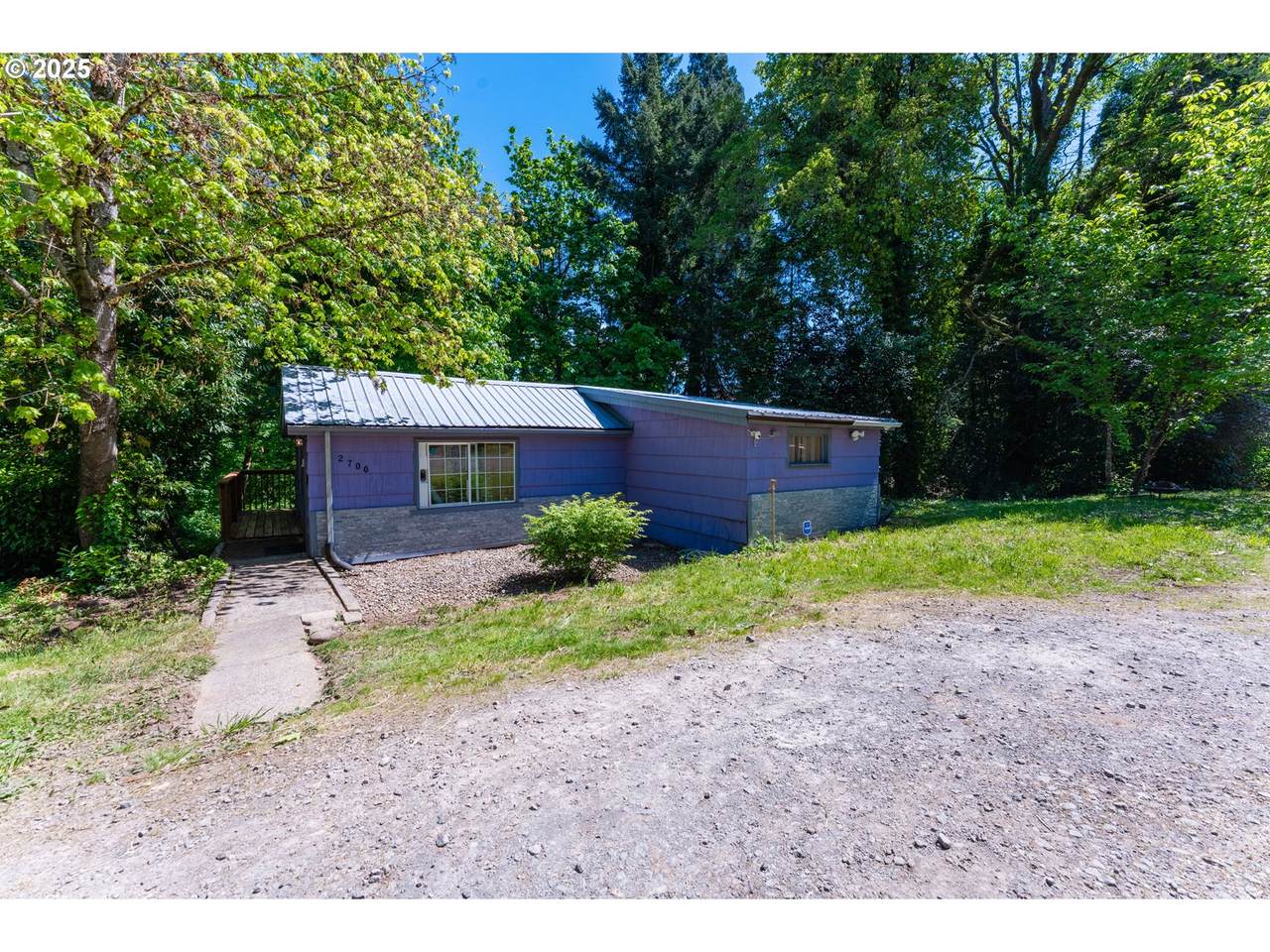2700 Underhill Ln - Photo 1