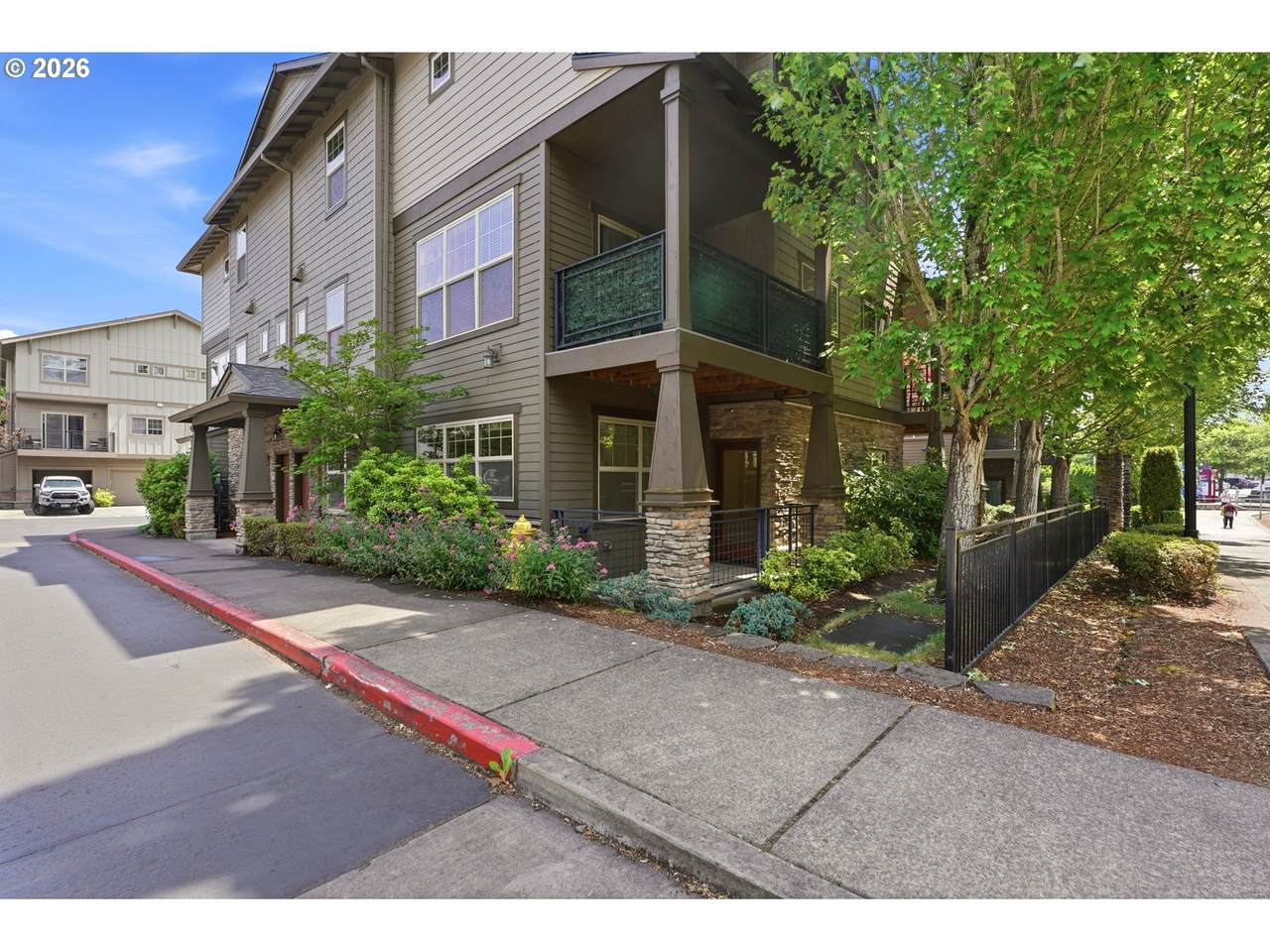 https://bt-photos.global.ssl.fastly.net/portland/1280_boomver_1_626771091-2.jpg