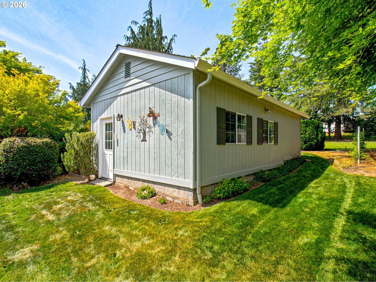 https://bt-photos.global.ssl.fastly.net/portland/1280_boomver_1_627314620-2.jpg