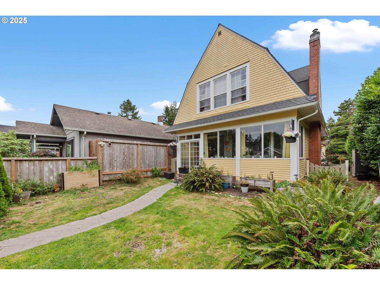 1475 Sherman Ave - Photo 1