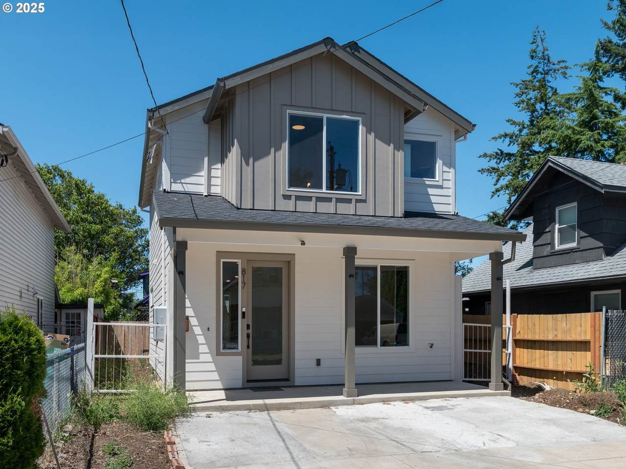 817 94TH Ave - Photo 1