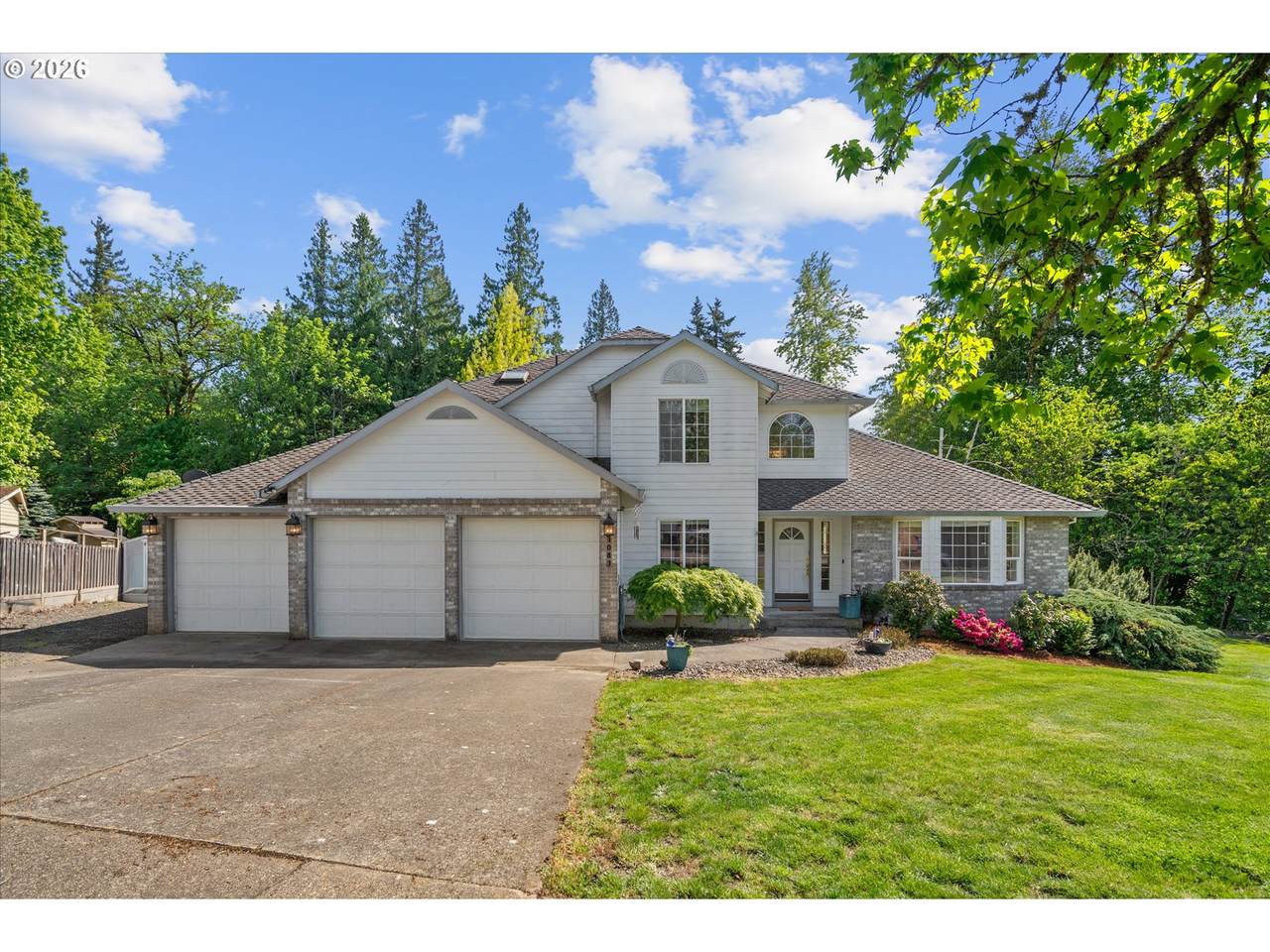 1083 Acacia Pl - Photo 1