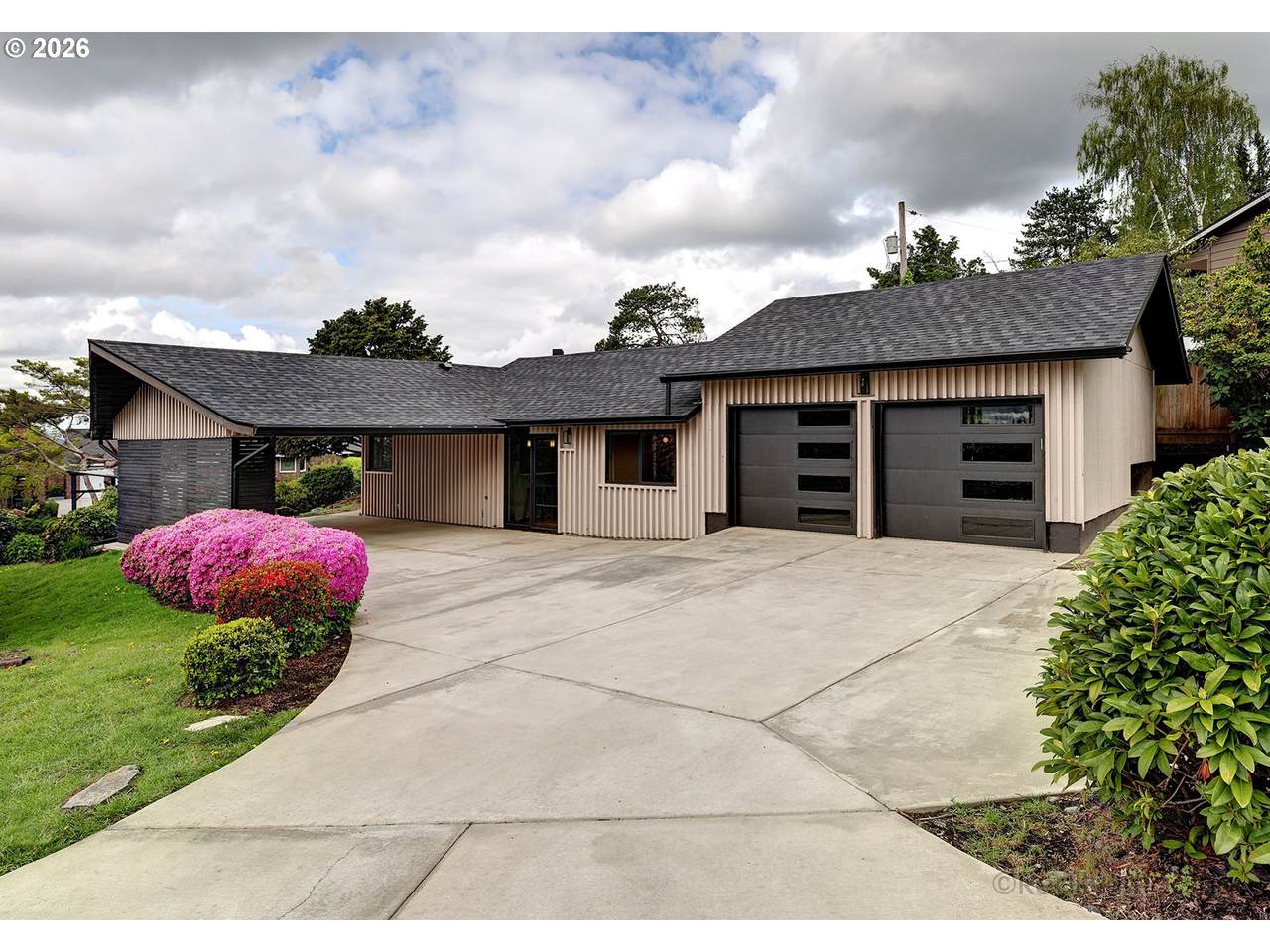 https://bt-photos.global.ssl.fastly.net/portland/1280_boomver_1_630912889-2.jpg