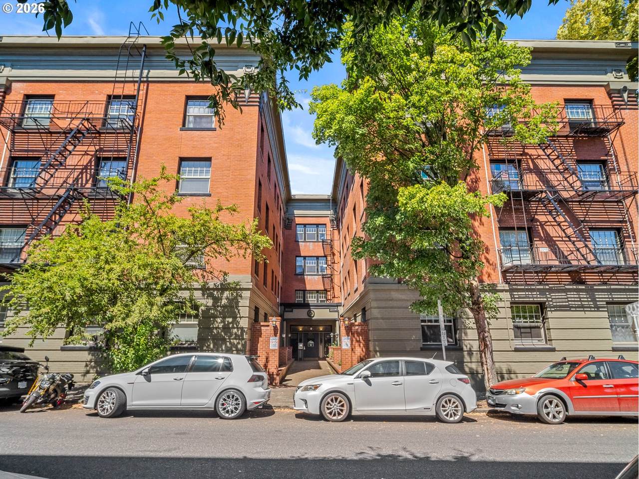 2109 Irving St - Photo 1