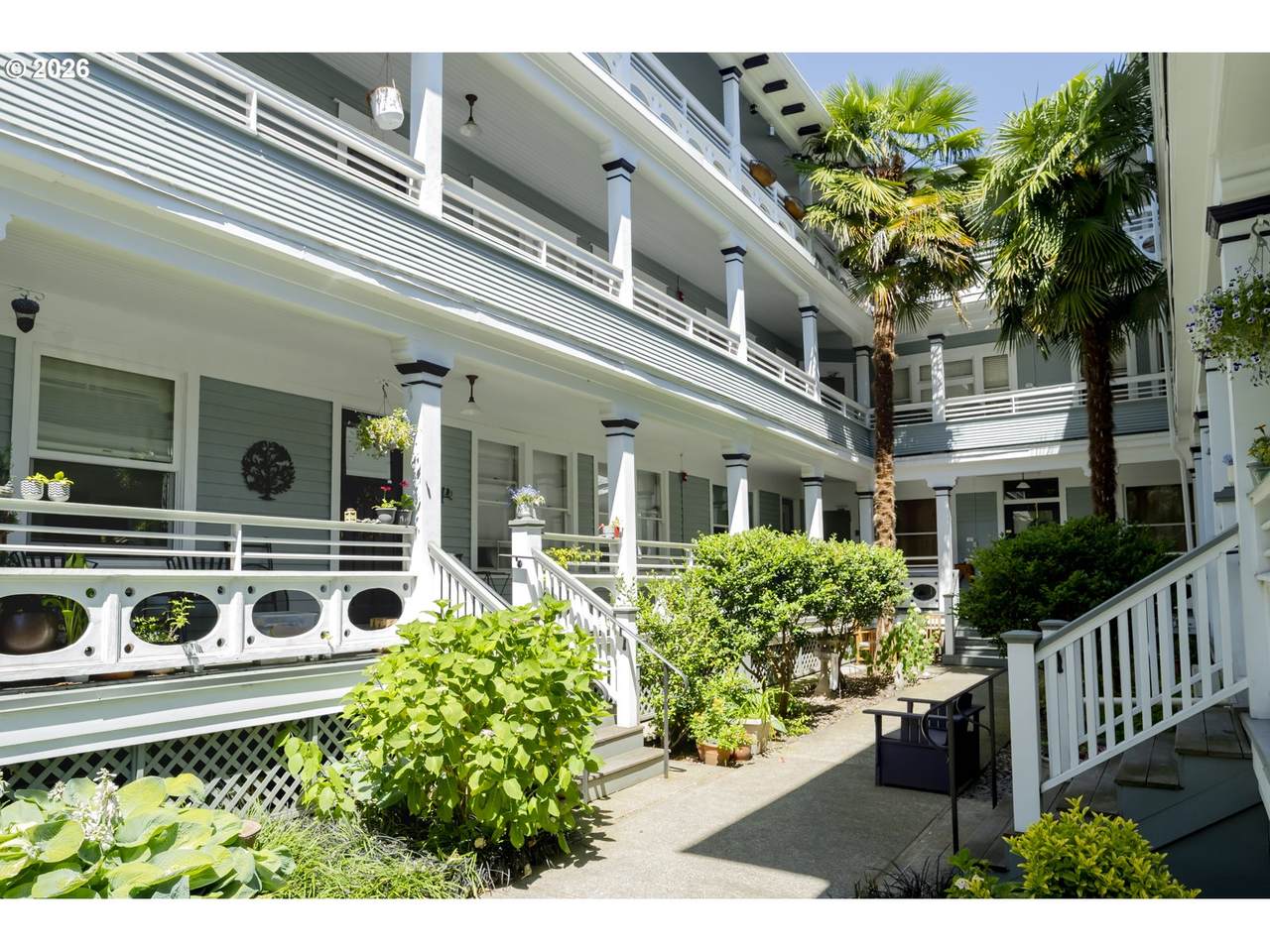 2127 Irving St - Photo 1