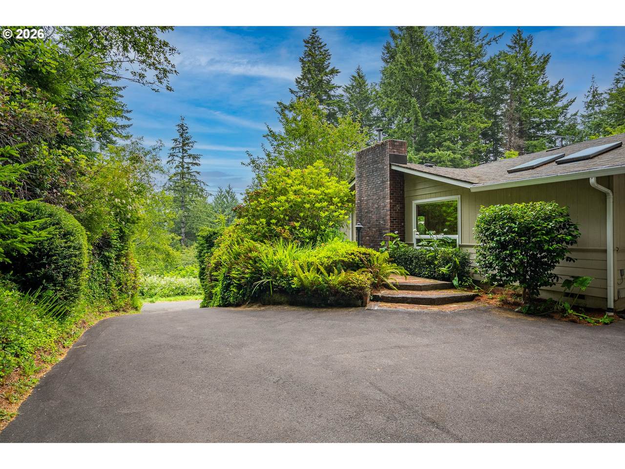 https://bt-photos.global.ssl.fastly.net/portland/1280_boomver_1_634424163-2.jpg