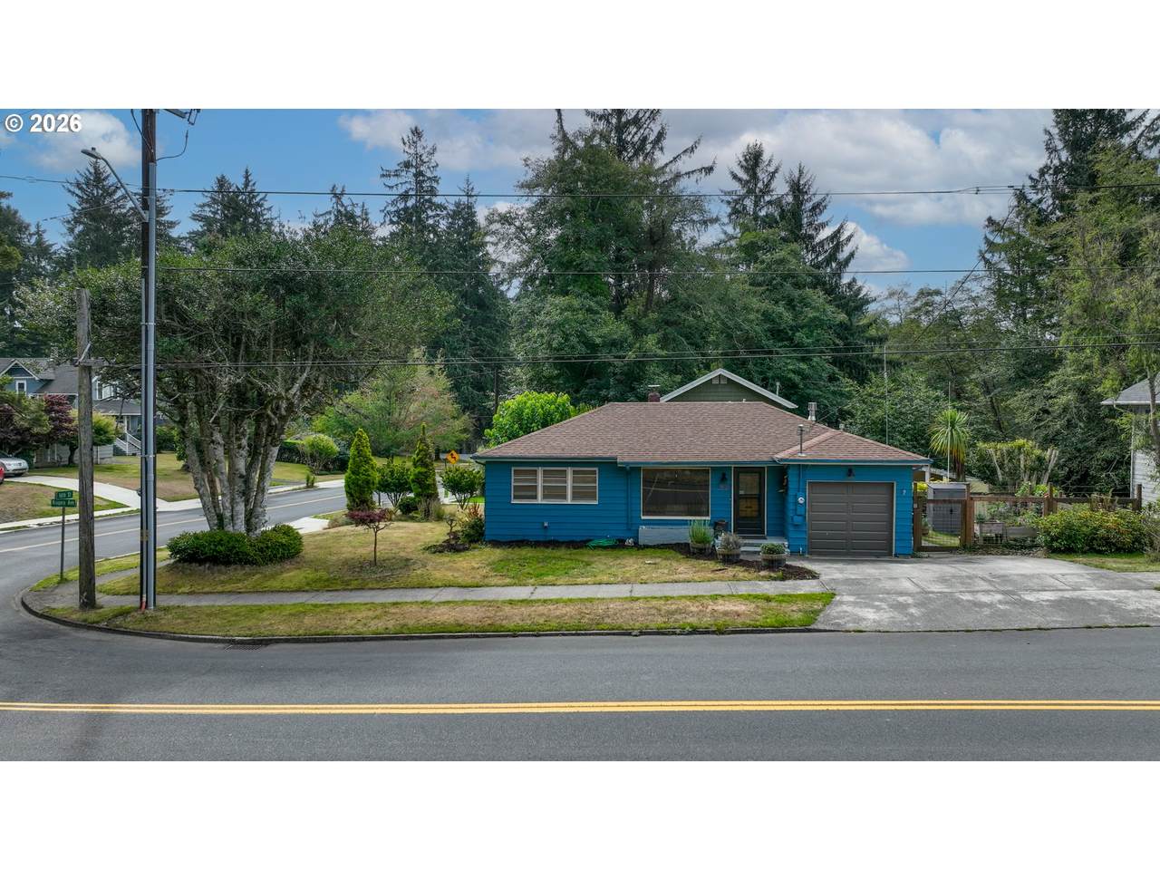 1581 Niagara Ave - Photo 1