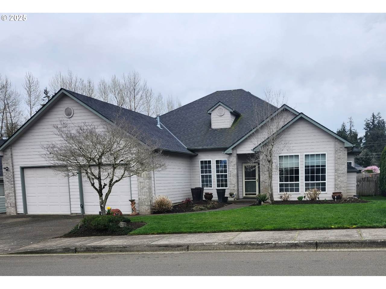 1270 Hidden Creek Dr - Photo 1