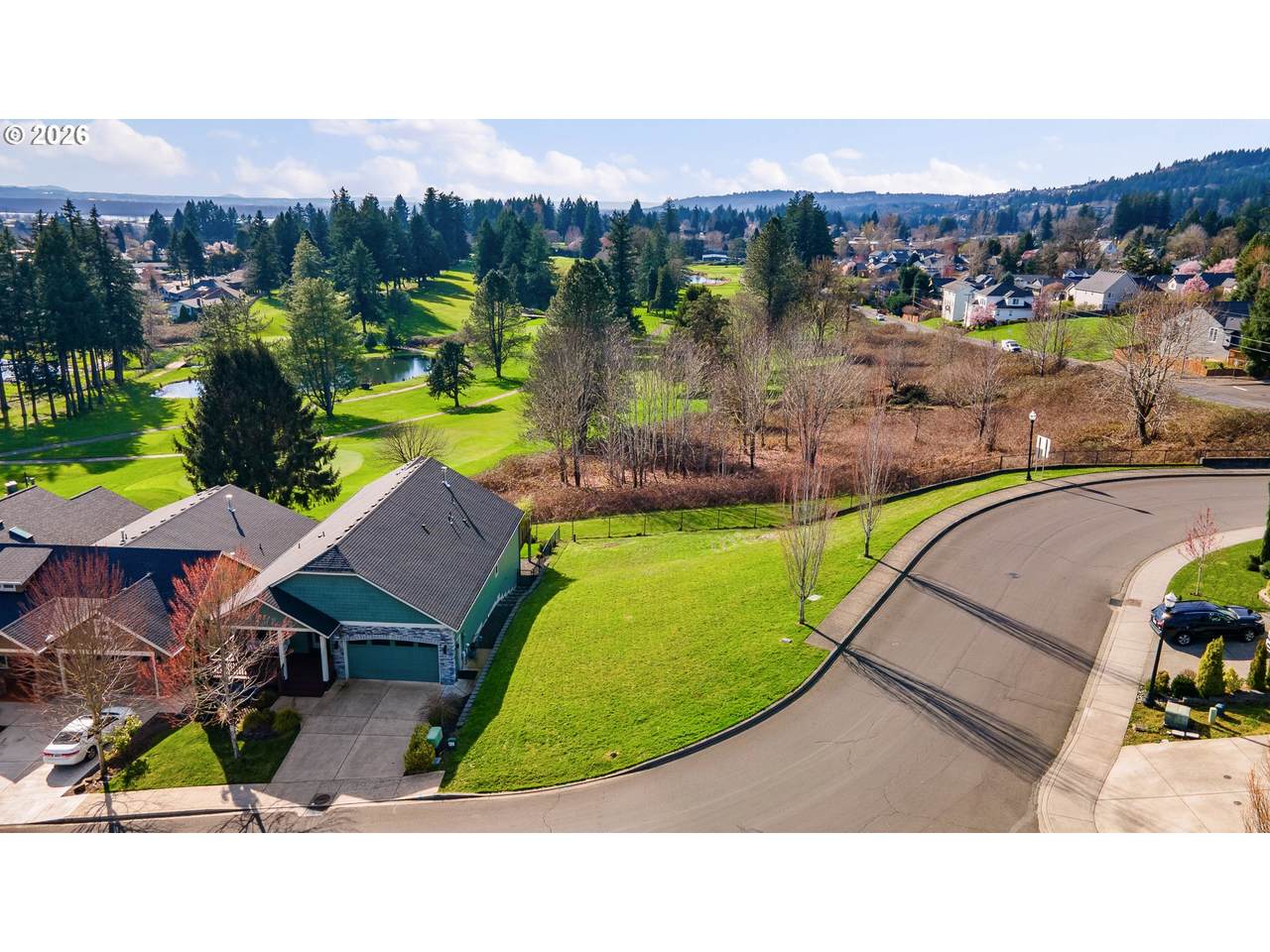 925 Fairway Dr - Photo 1