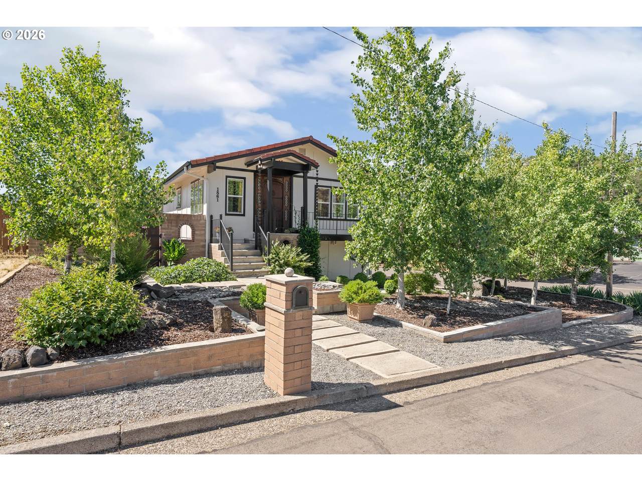 1861 Finch Ct - Photo 1