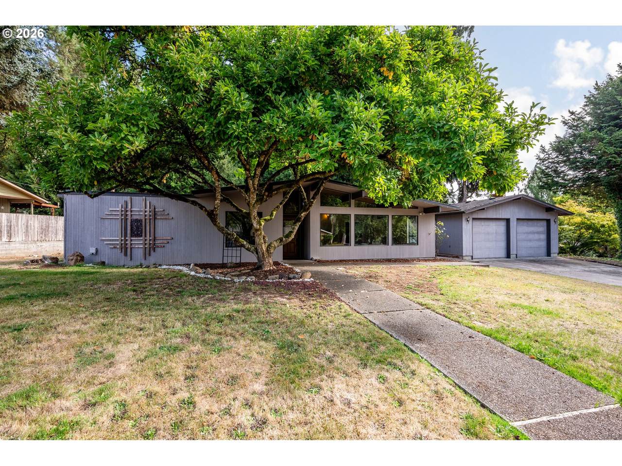 3560 Fairway Ln - Photo 1