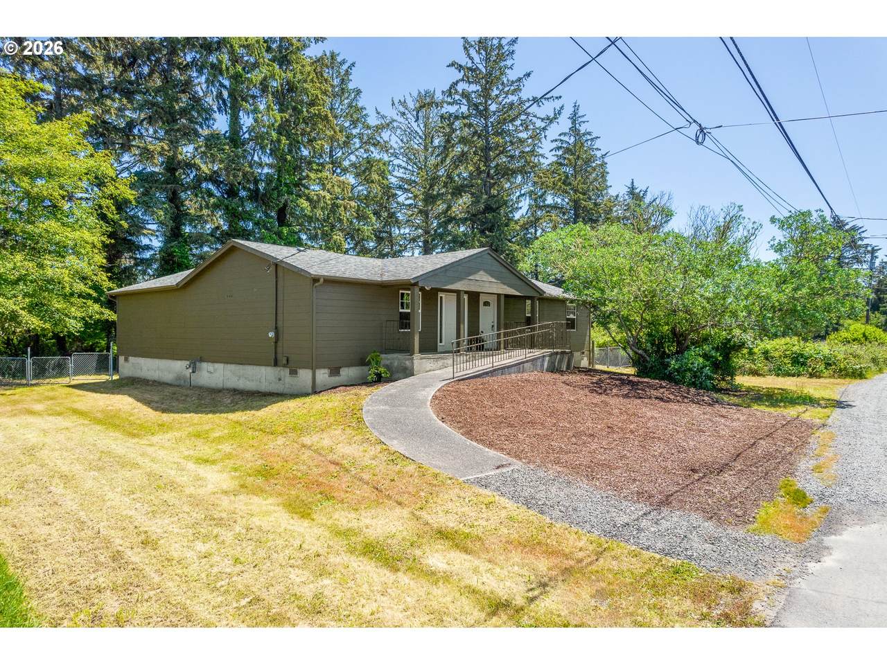 https://bt-photos.global.ssl.fastly.net/portland/1280_boomver_1_650369578-2.jpg