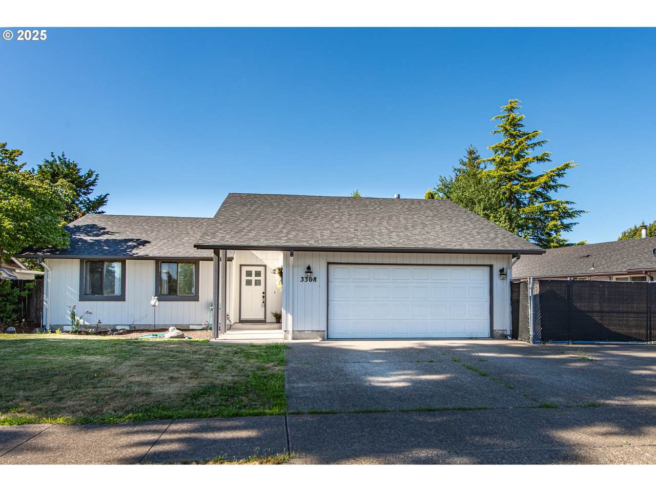3308 Honeywood St - Photo 1