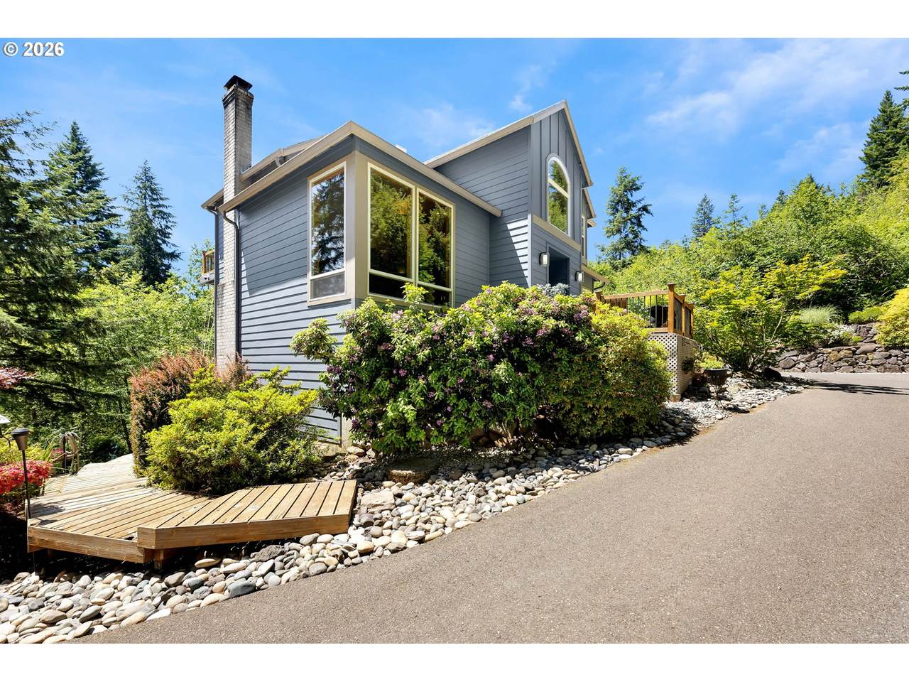 https://bt-photos.global.ssl.fastly.net/portland/1280_boomver_1_651326005-2.jpg