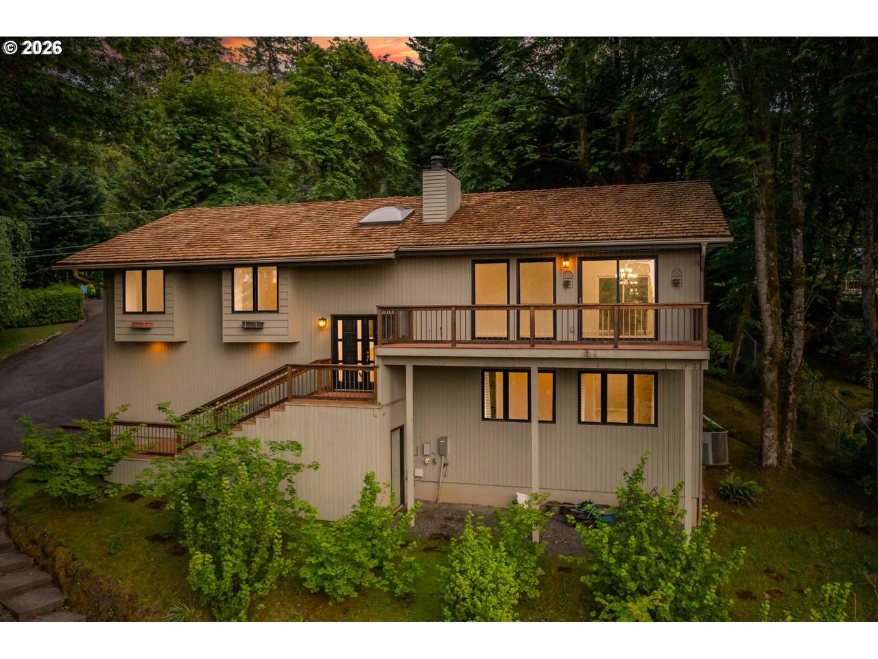 1610 Lee St - Photo 1