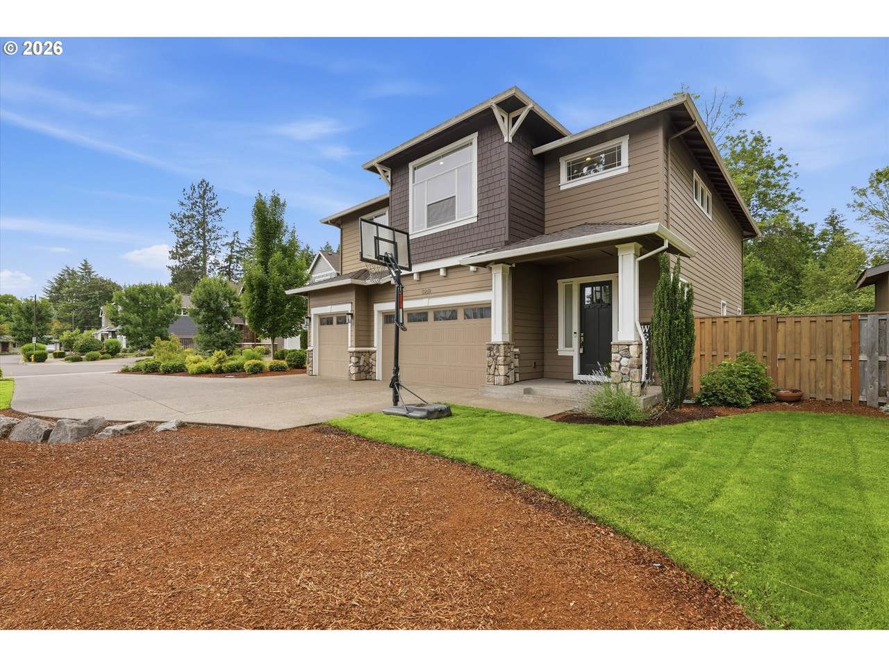 https://bt-photos.global.ssl.fastly.net/portland/1280_boomver_1_651472463-2.jpg
