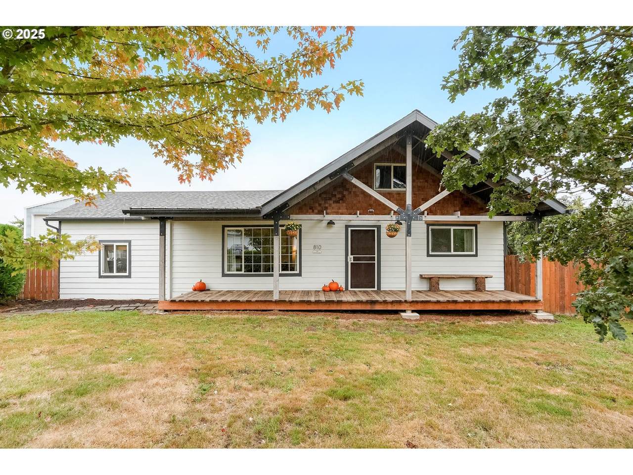 810 Northwood Dr - Photo 1