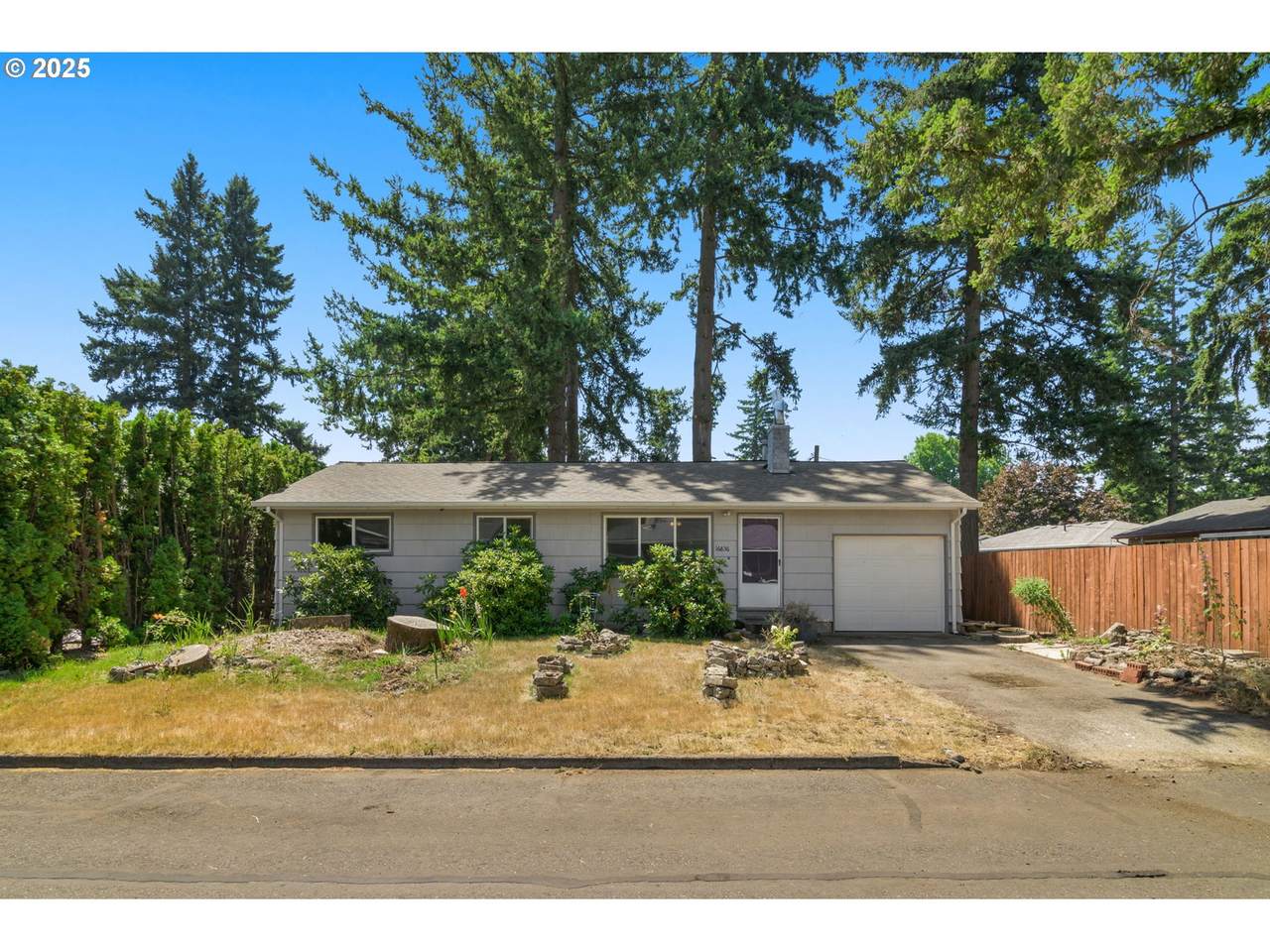 16836 Davis St - Photo 1