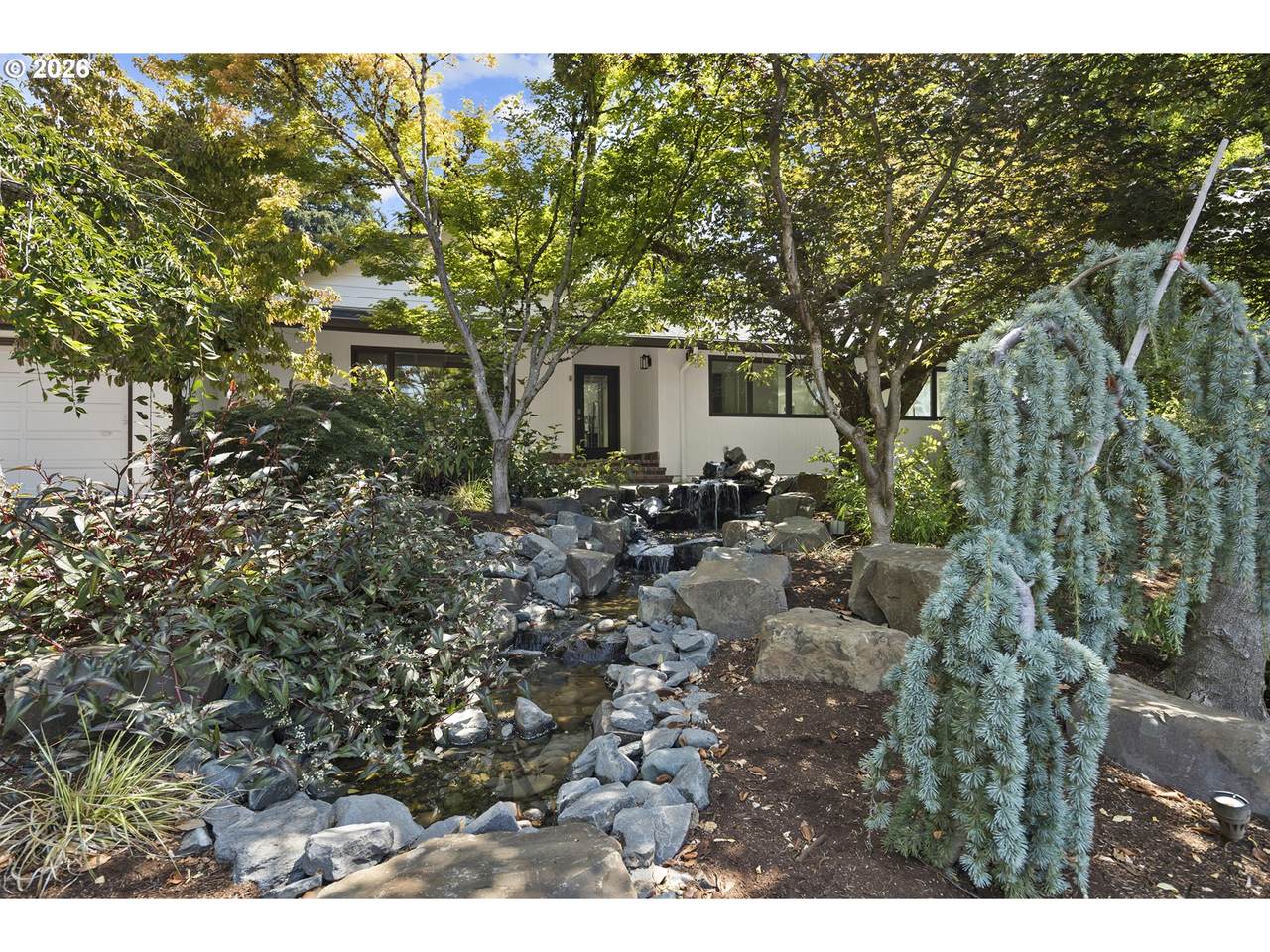 https://bt-photos.global.ssl.fastly.net/portland/1280_boomver_1_655067140-2.jpg
