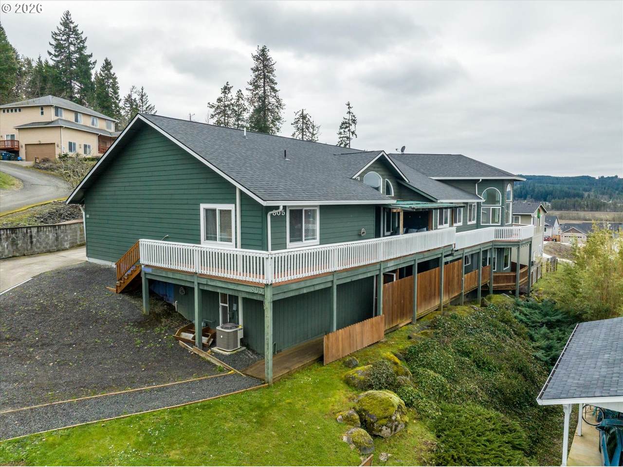 805 Queens Ave - Photo 1